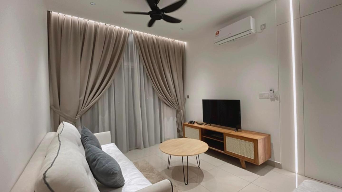 Sks Habitat Terminal Bus Netflix Jchome By Mwm Johor Bahru Zewnętrze zdjęcie