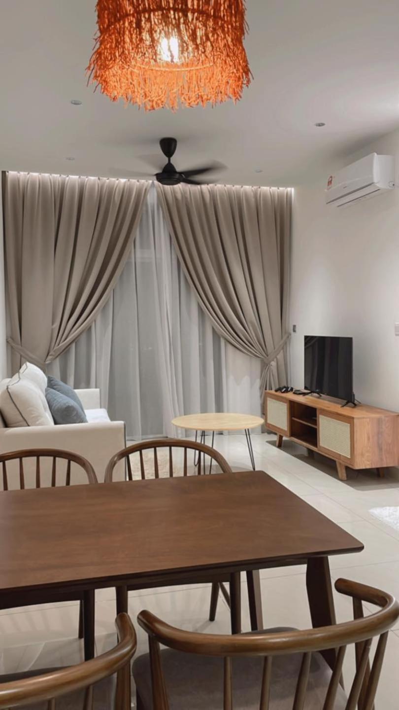 Sks Habitat Terminal Bus Netflix Jchome By Mwm Johor Bahru Zewnętrze zdjęcie